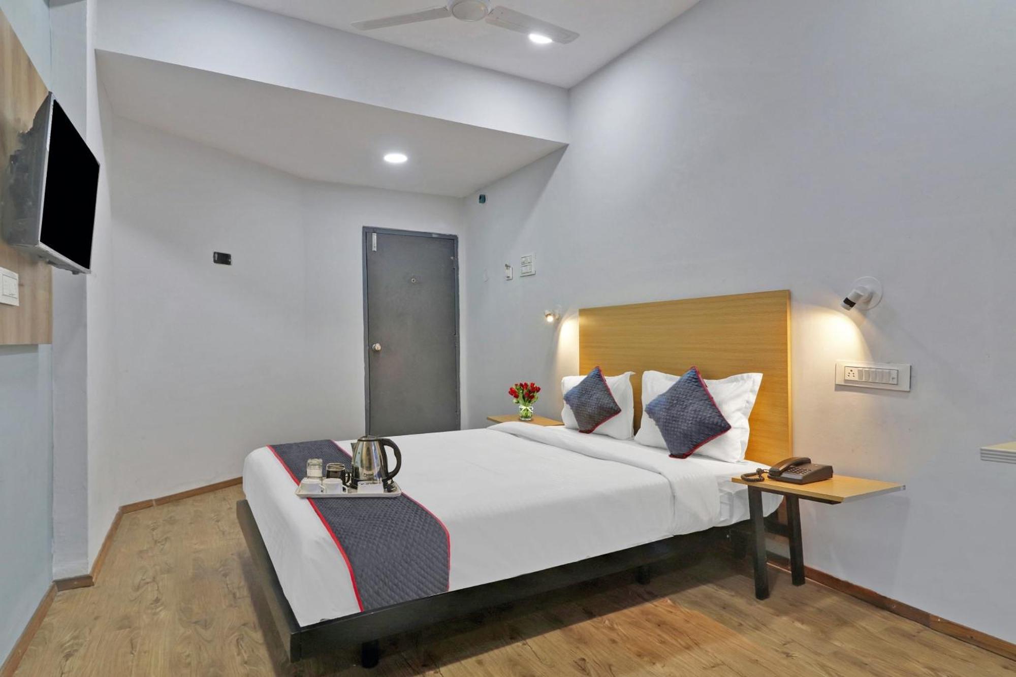 Townhouse S Continental Hotel Hyderabad Luaran gambar